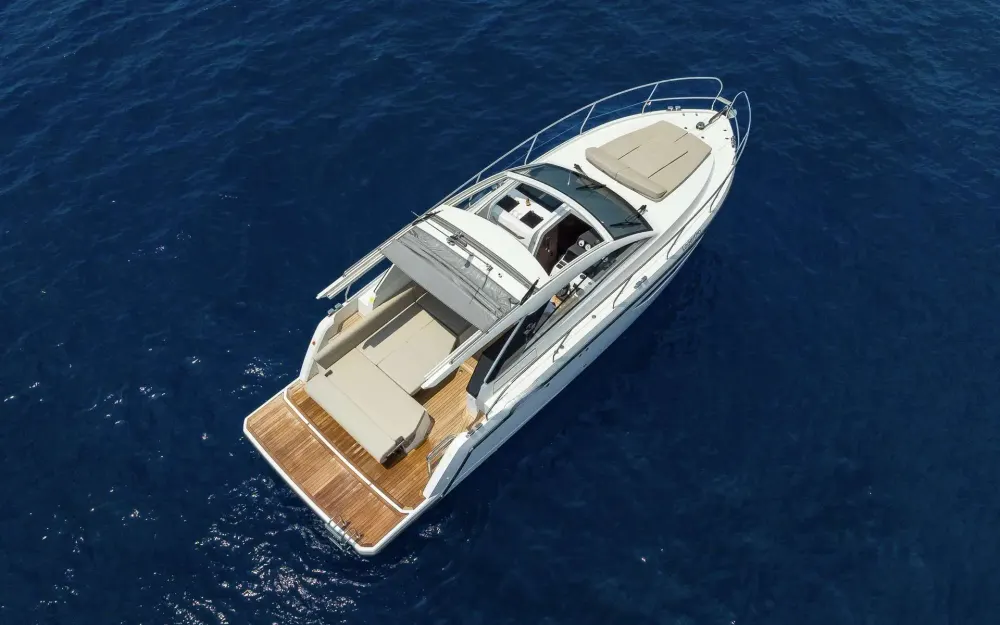 slider 24 Sealine  330 Sport