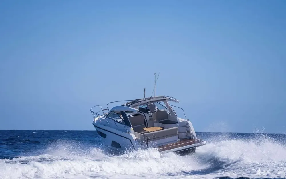 slider 2 Sealine  330 Sport