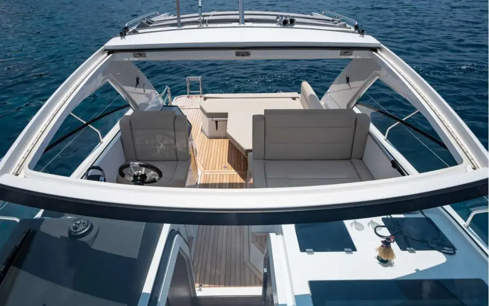 slider 30 Sealine  330 Sport
