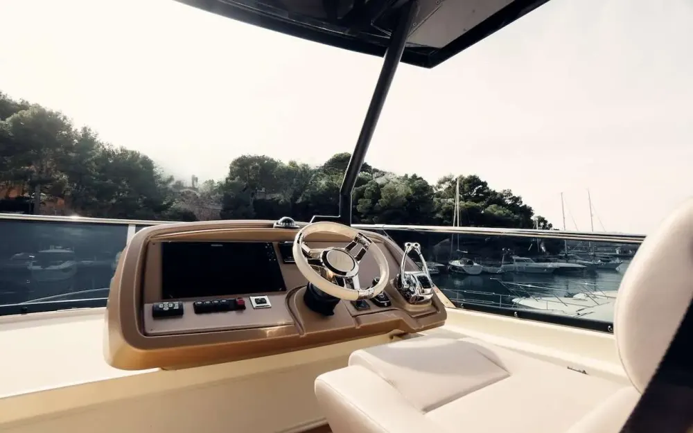 slider 11 Beneteau Monte Carlo 6