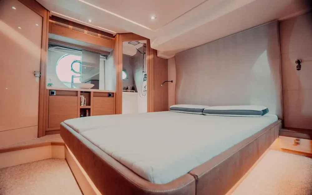 slider 20 Beneteau Monte Carlo 6