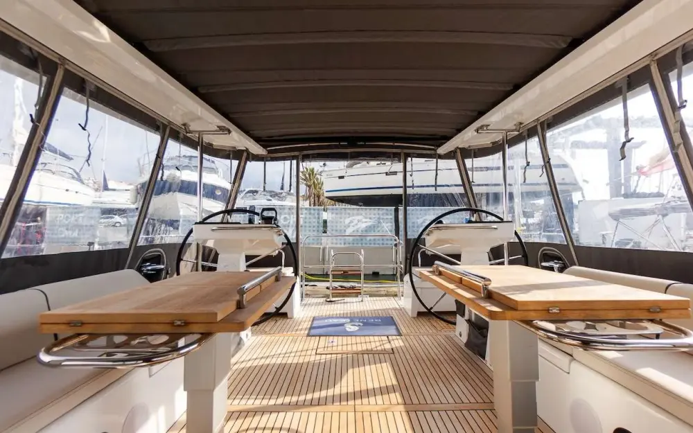 slider 11 Beneteau Oceanis 60