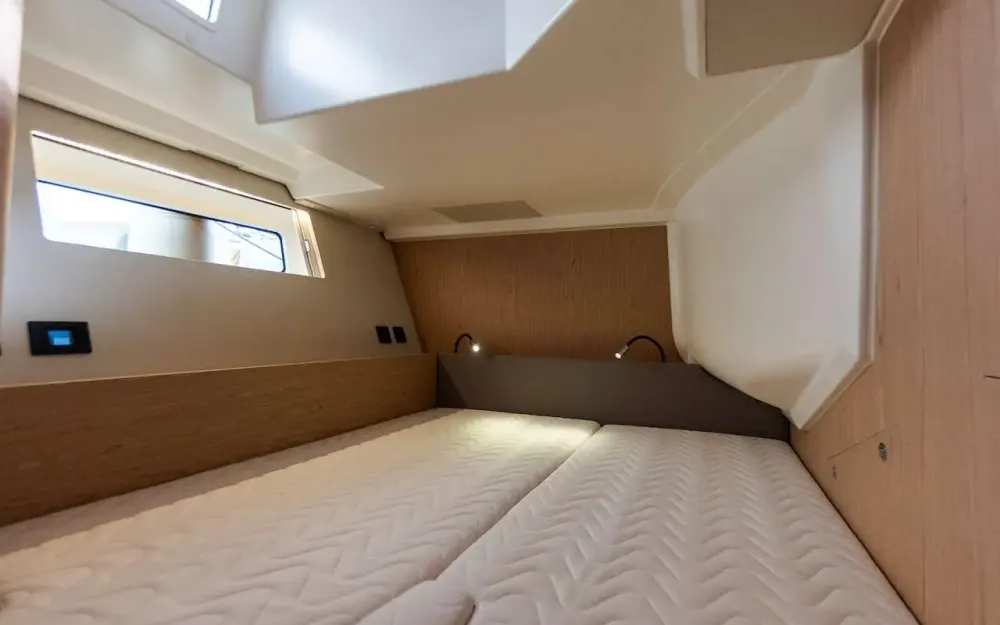 slider 16 Beneteau Oceanis 60