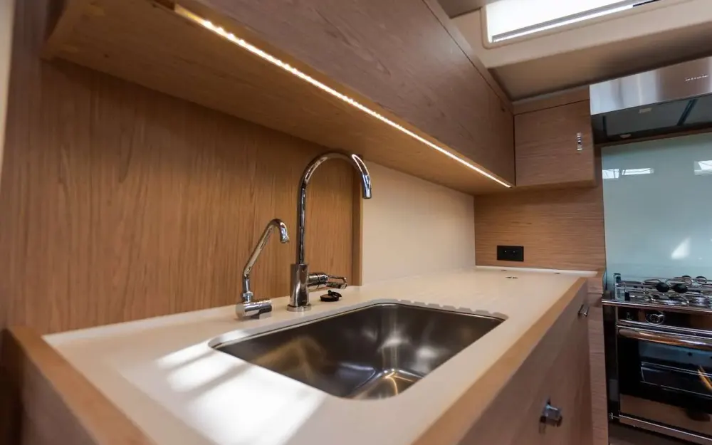 slider 19 Beneteau Oceanis 60