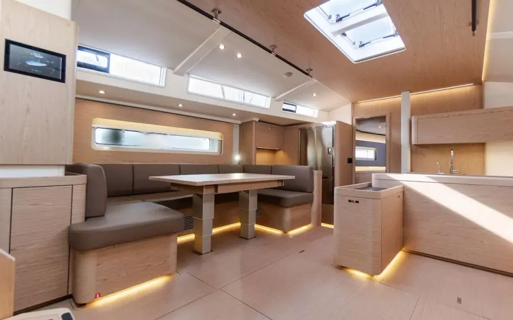 slider 22 Beneteau Oceanis 60