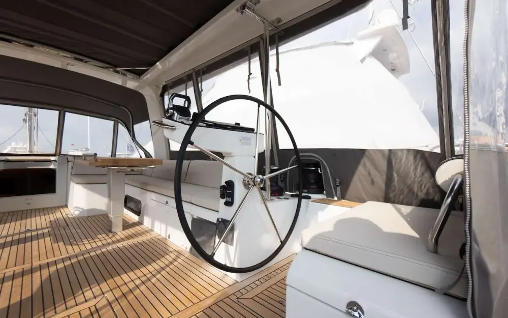 slider 23 Beneteau Oceanis 60