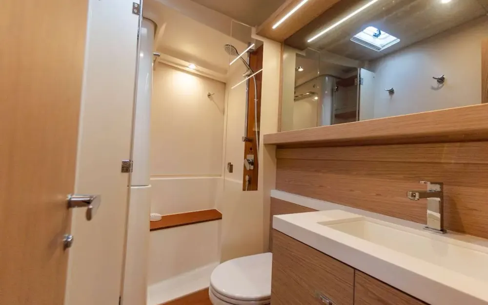 slider 38 Beneteau Oceanis 60
