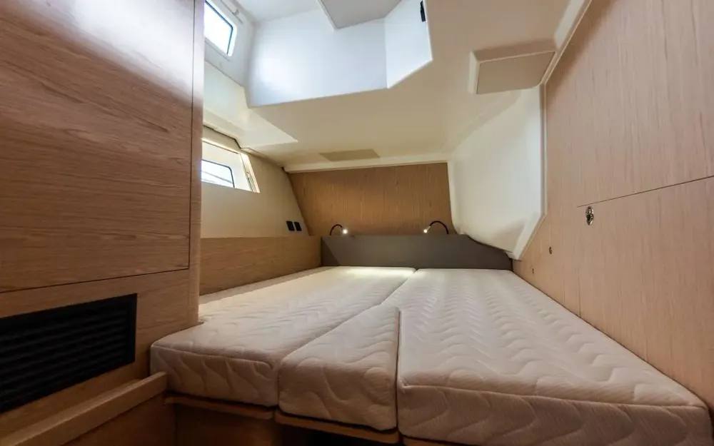 slider 5 Beneteau Oceanis 60