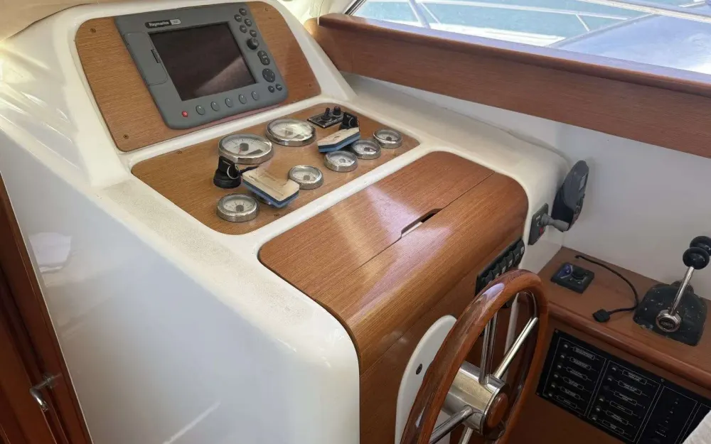 slider 10 Beneteau Antares 10.80