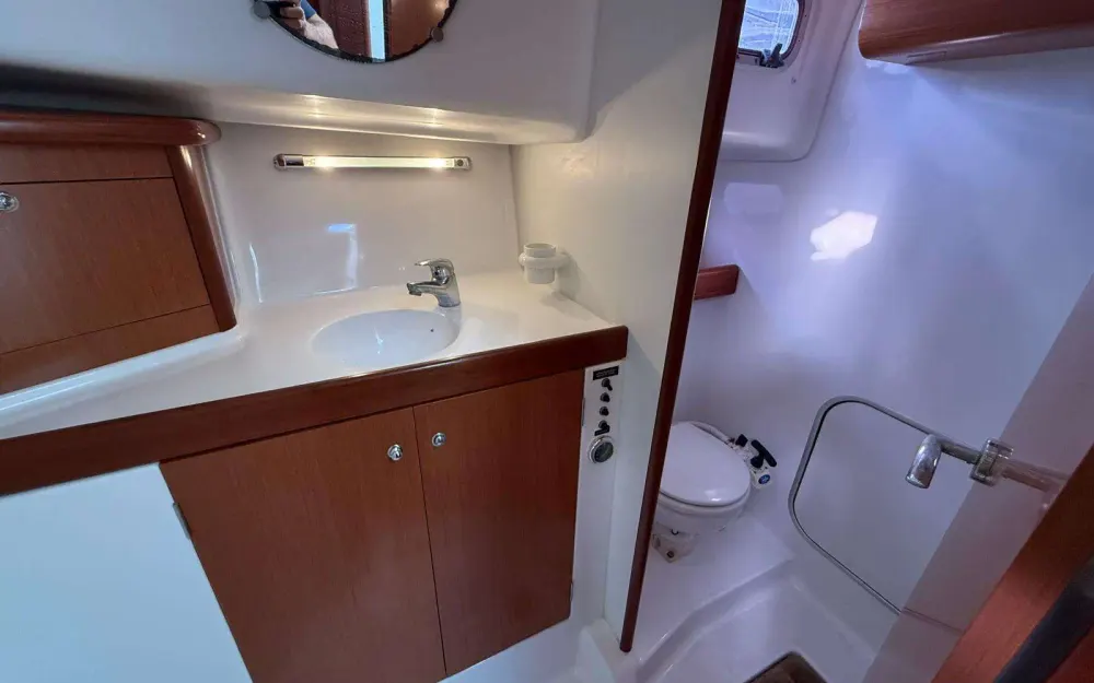 slider 29 Beneteau Antares 10.80