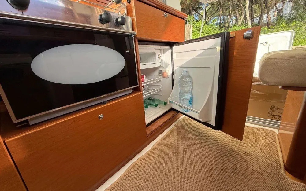 slider 30 Beneteau Antares 10.80