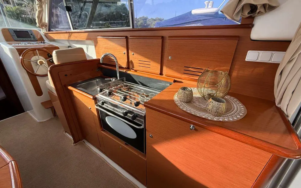 slider 37 Beneteau Antares 10.80
