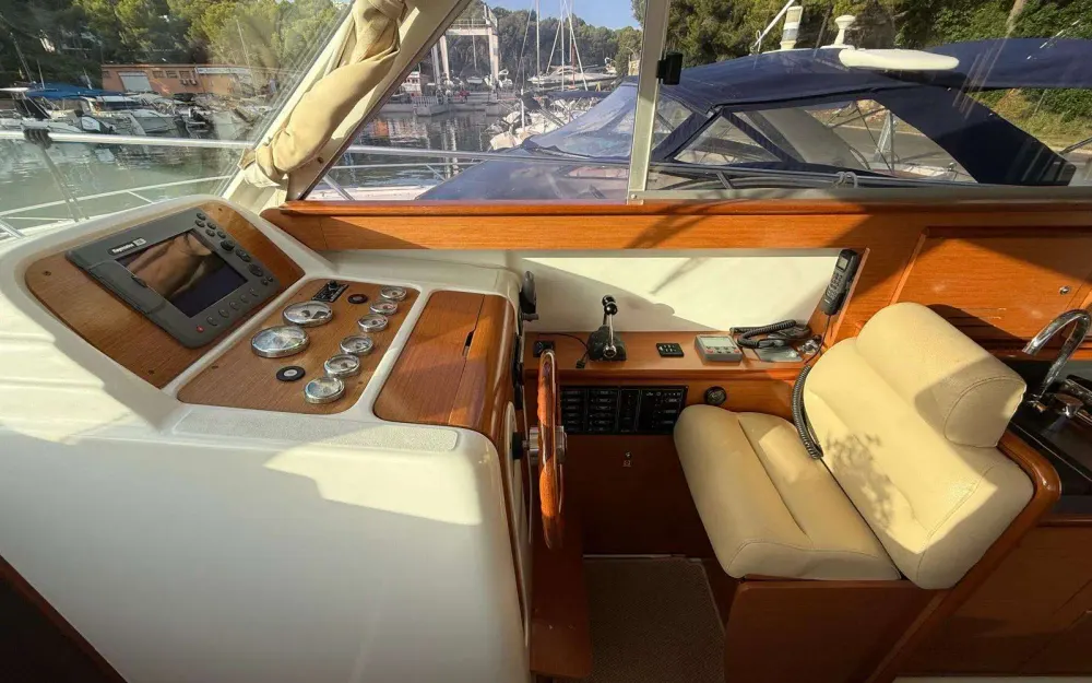 slider 38 Beneteau Antares 10.80