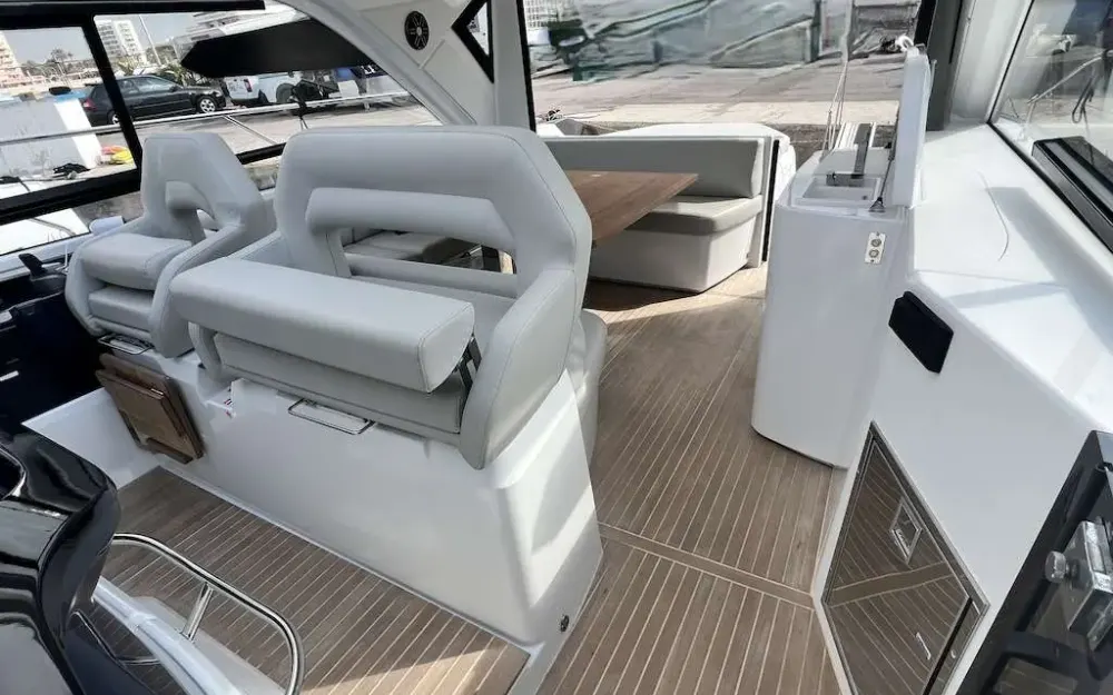 slider 17 Beneteau Gran Turismo 45