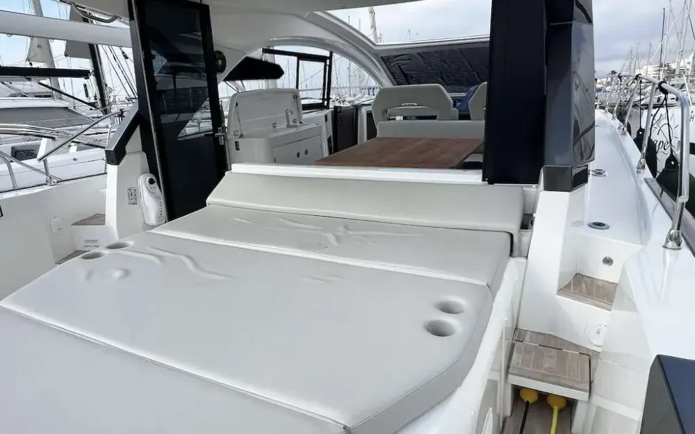 slider 32 Beneteau Gran Turismo 45