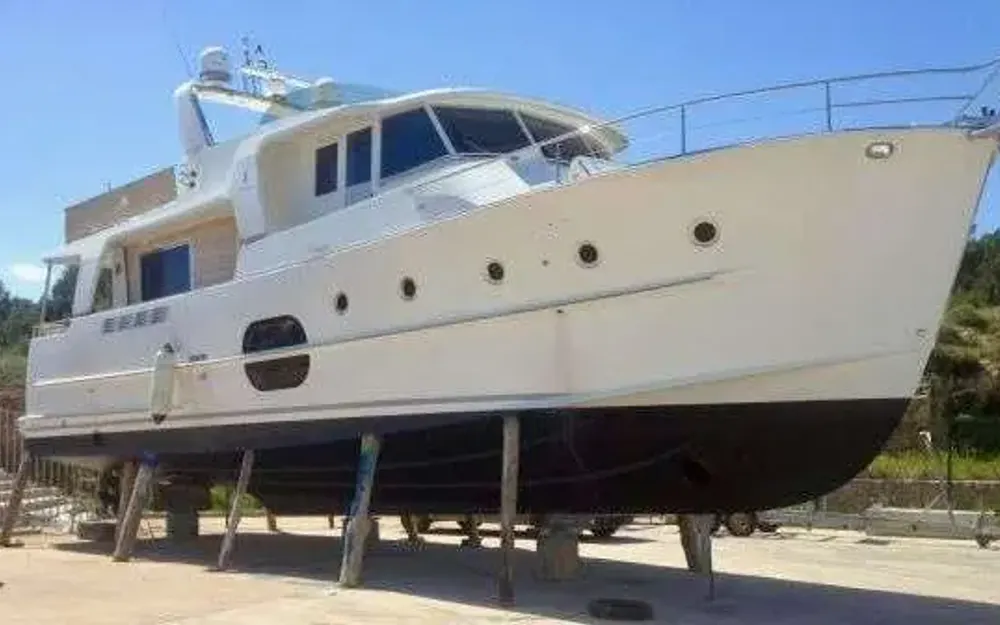 slider 1 Beneteau Swift Trawler 52