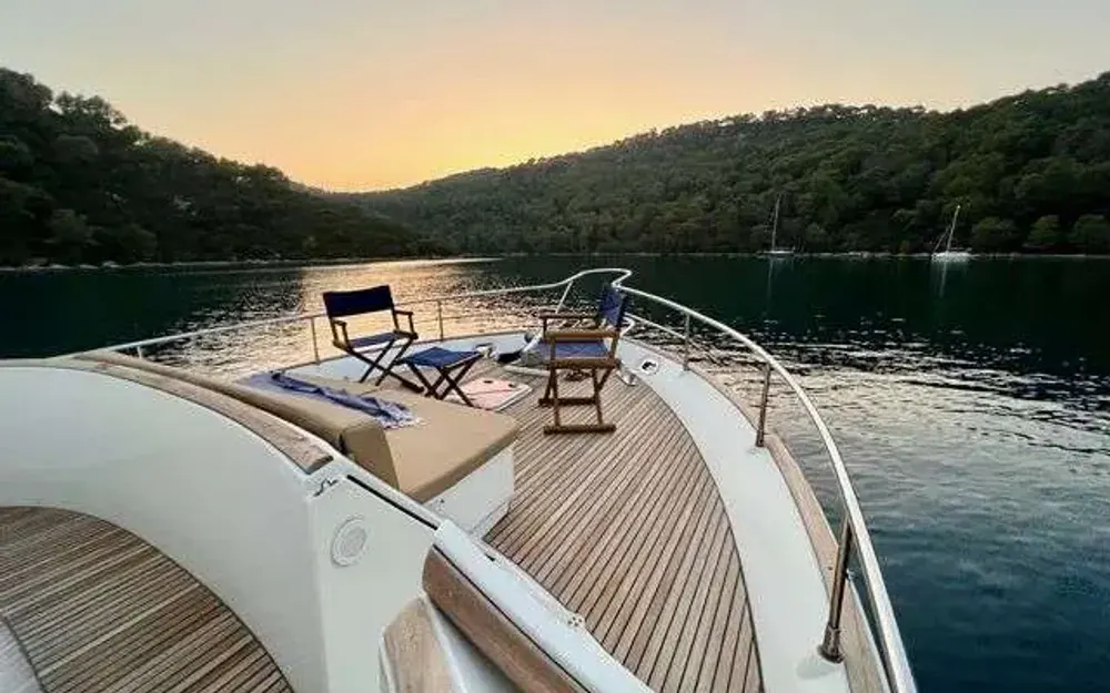slider 2 Beneteau Swift Trawler 52