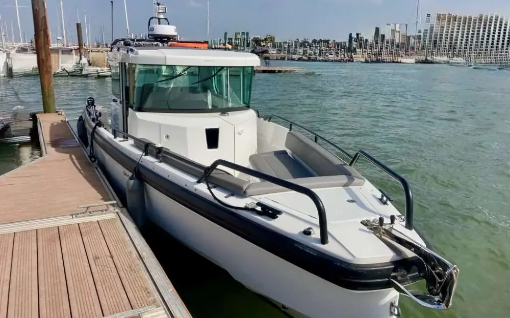 slider 5 Axopar  28 Open