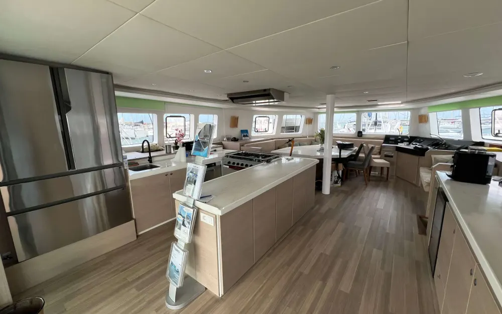 slider 11 Squalt Marine International CK70