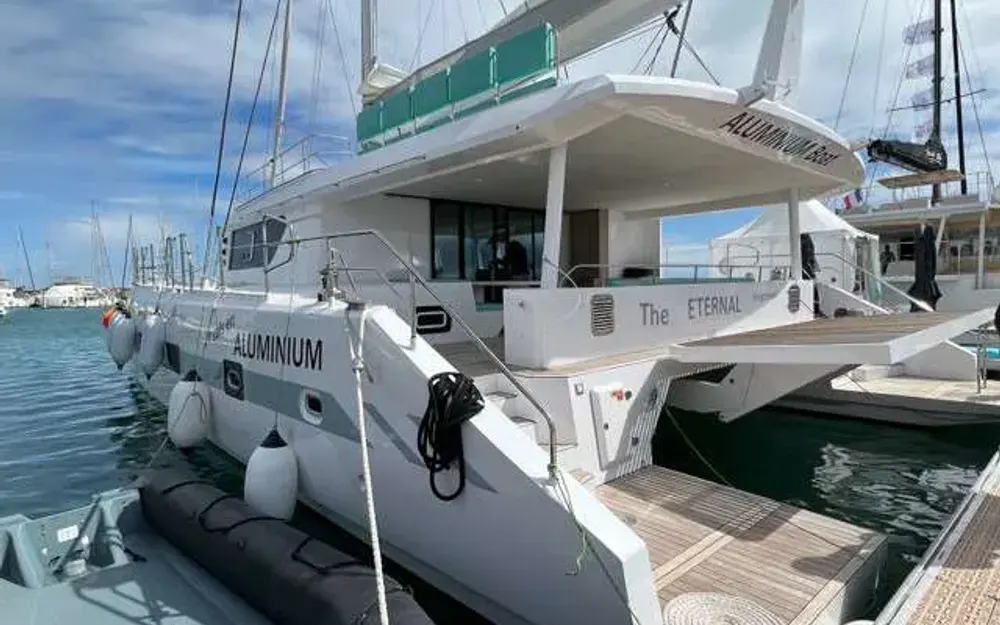 slider 1 Squalt Marine International CK70