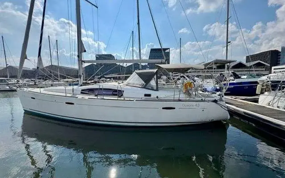 slider 10 Beneteau Oceanis 43