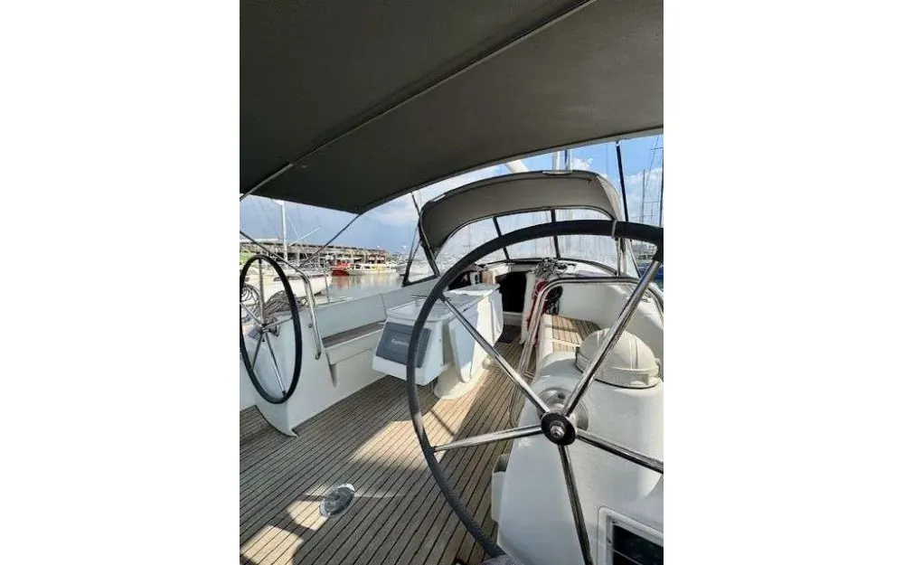 slider 22 Beneteau Oceanis 43