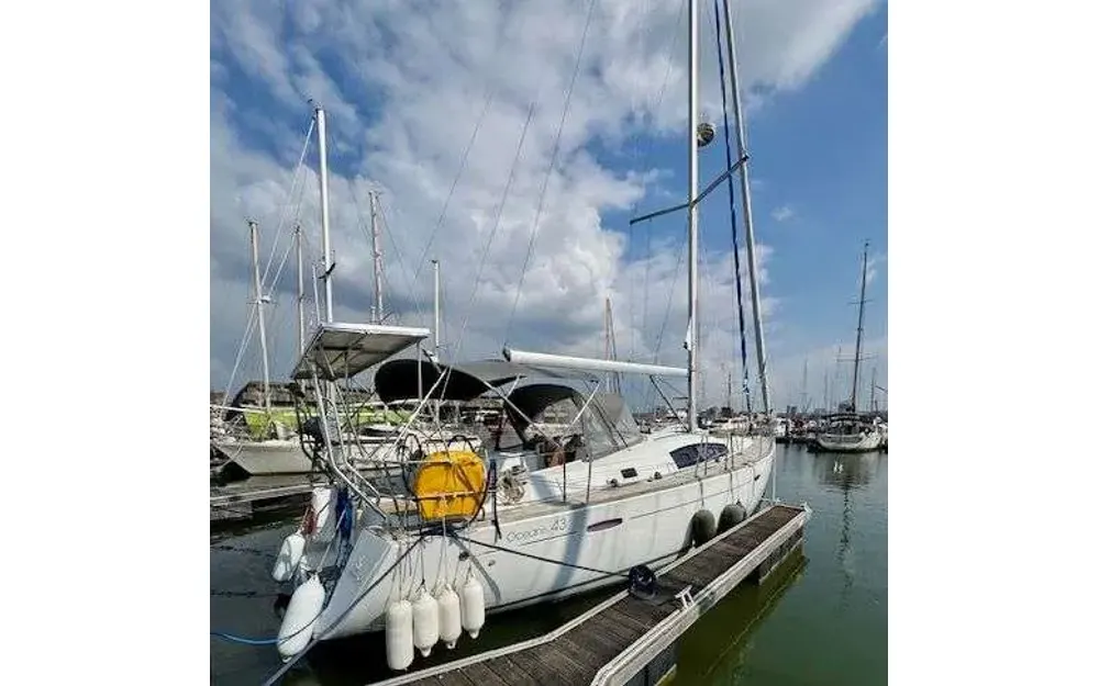 slider 4 Beneteau Oceanis 43
