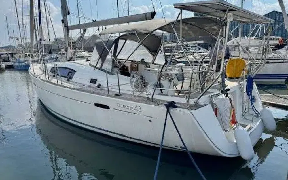 slider 7 Beneteau Oceanis 43