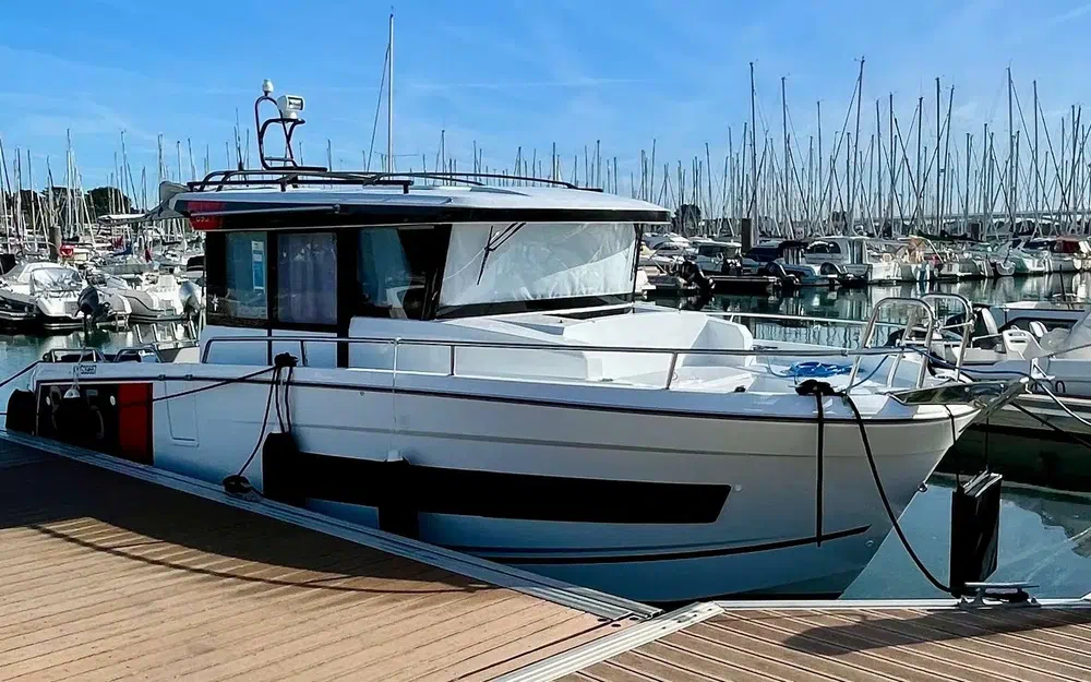 slider 10 Jeanneau Merry Fisher 895