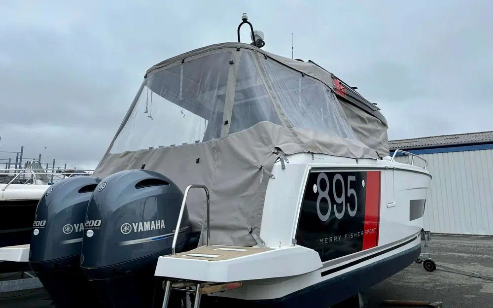 slider 1 Jeanneau Merry Fisher 895