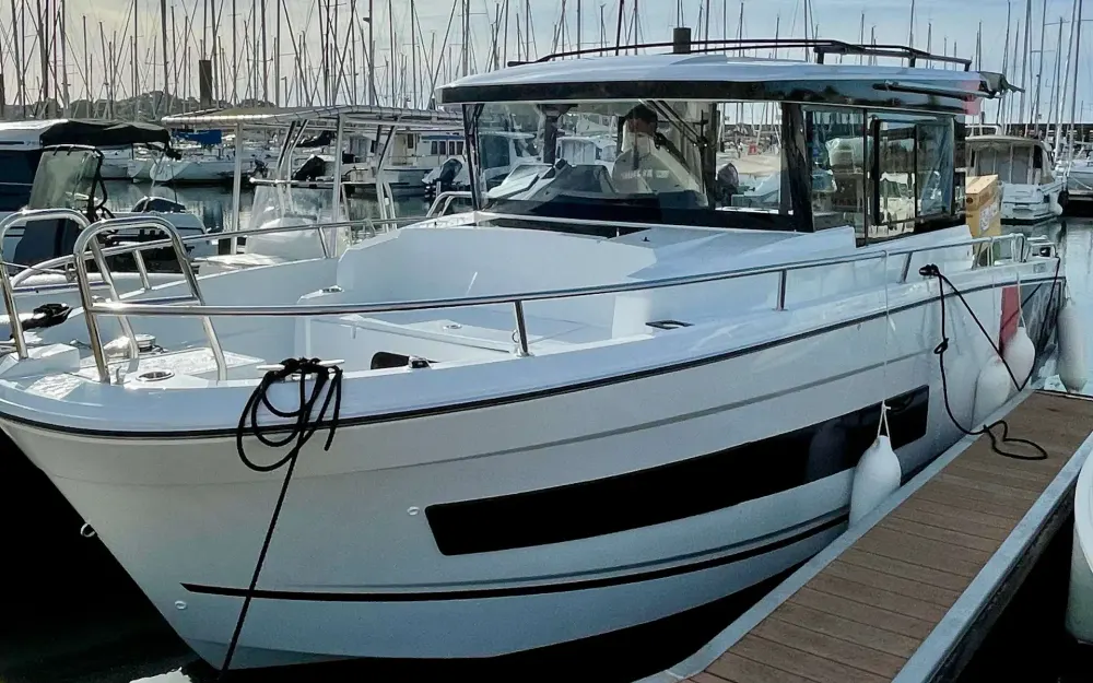 slider 23 Jeanneau Merry Fisher 895 Sport
