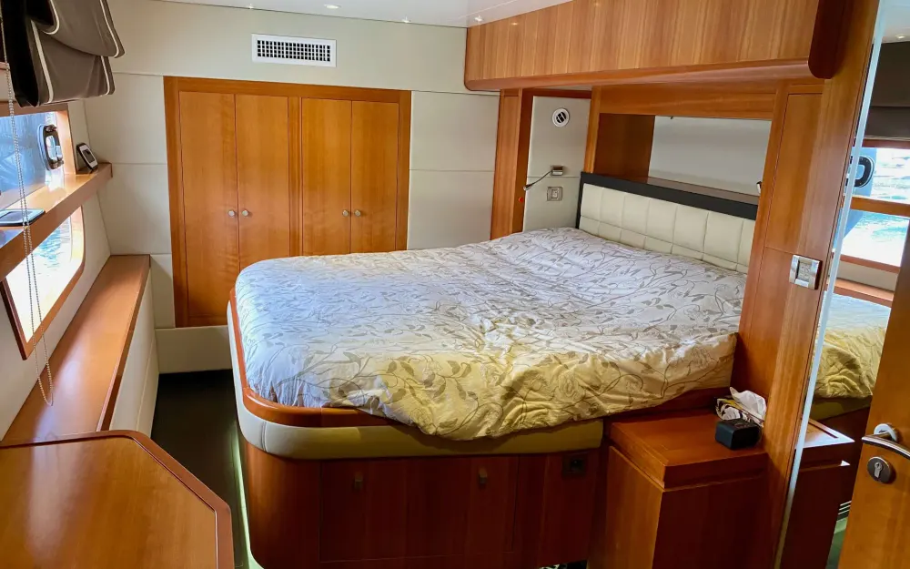 slider 10 Fountaine Pajot Queensland 55
