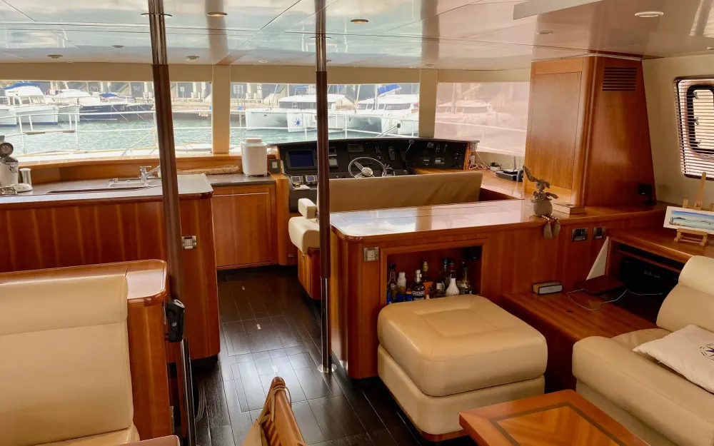 slider 17 Fountaine Pajot Queensland 55
