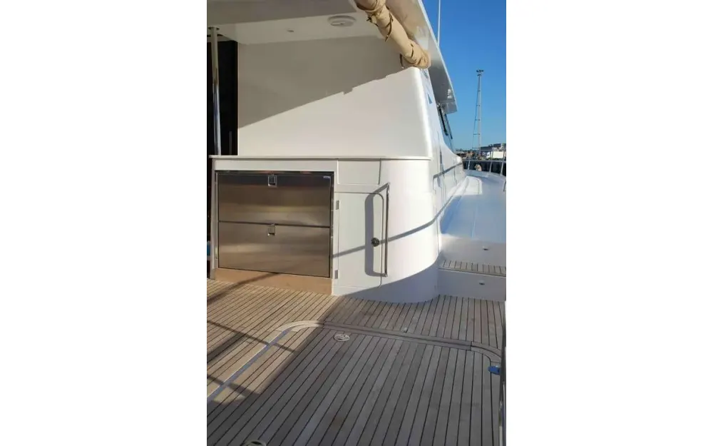 slider 27 Fountaine Pajot Queensland 55