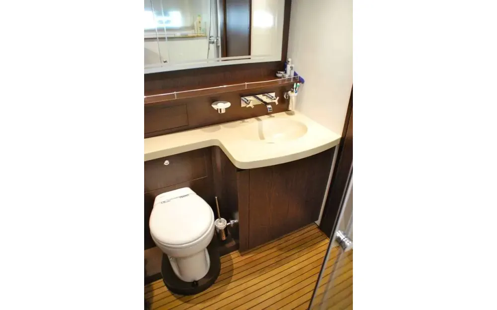 slider 33 Fountaine Pajot Queensland 55