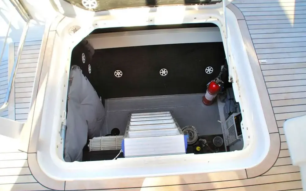 slider 37 Fountaine Pajot Queensland 55