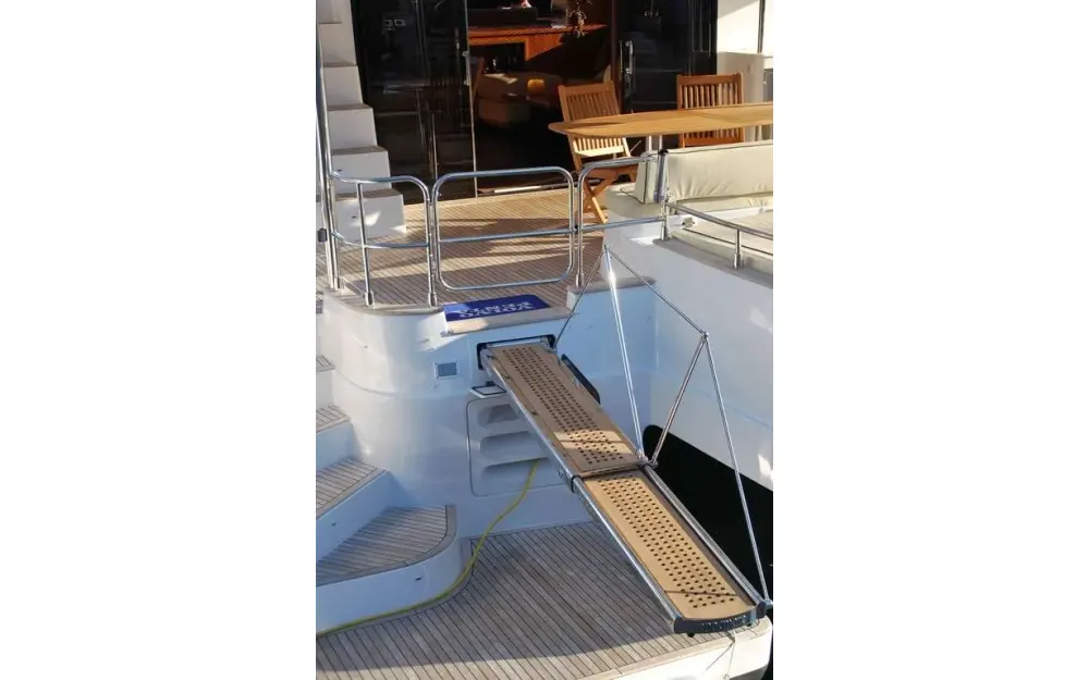 slider 54 Fountaine Pajot Queensland 55
