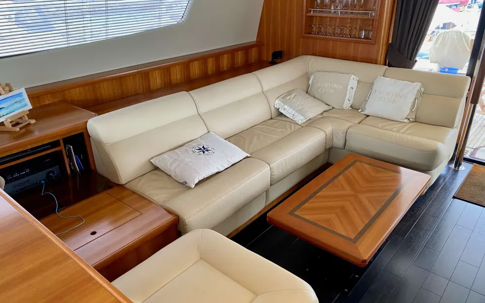 slider 5 Fountaine Pajot Queensland 55