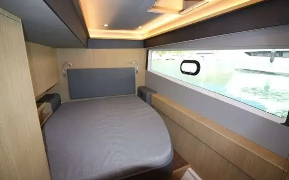slider 14 Aquila  42 Yacht