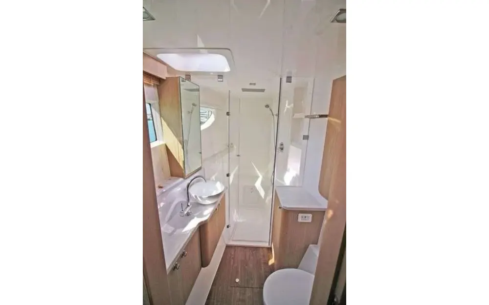 slider 16 Aquila  42 Yacht