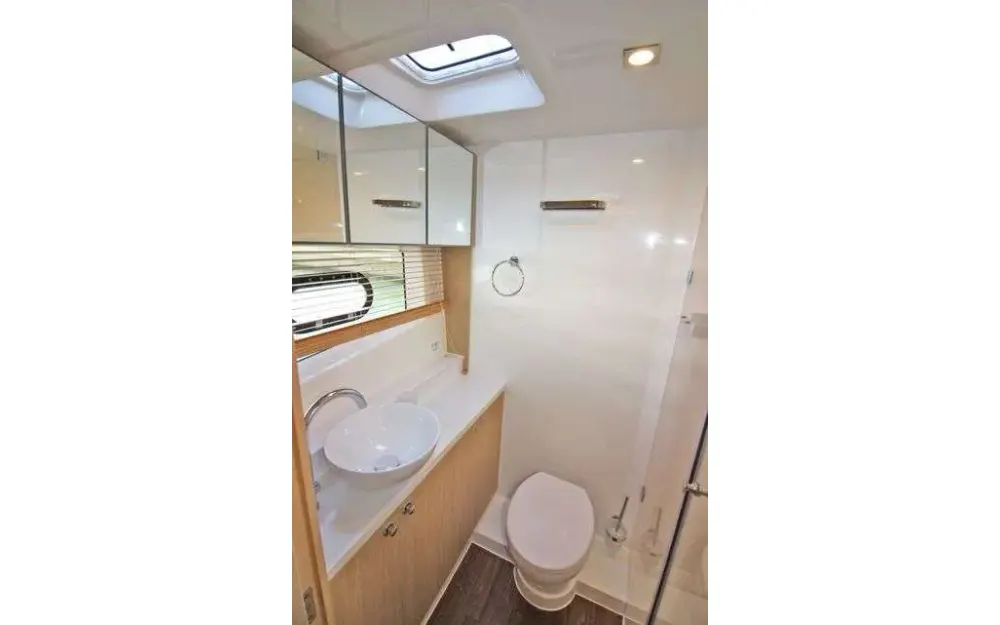 slider 3 Aquila  42 Yacht
