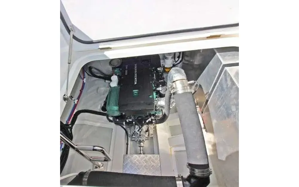 slider 6 Aquila  42 Yacht