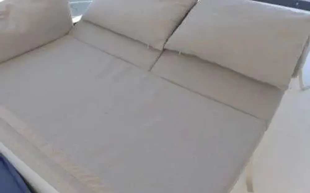 slider 17 Fountaine Pajot My 40