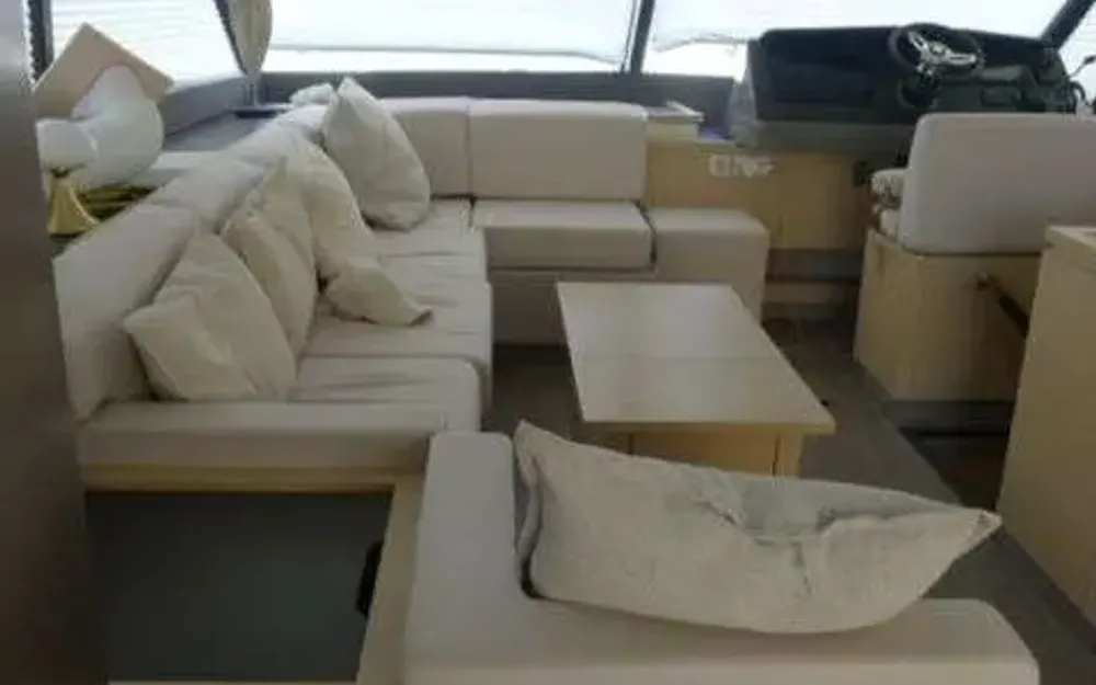 slider 18 Fountaine Pajot My 40