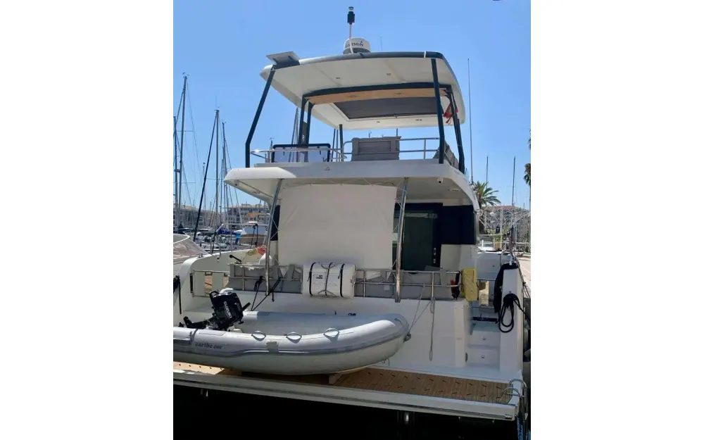 slider 1 Fountaine Pajot My 40