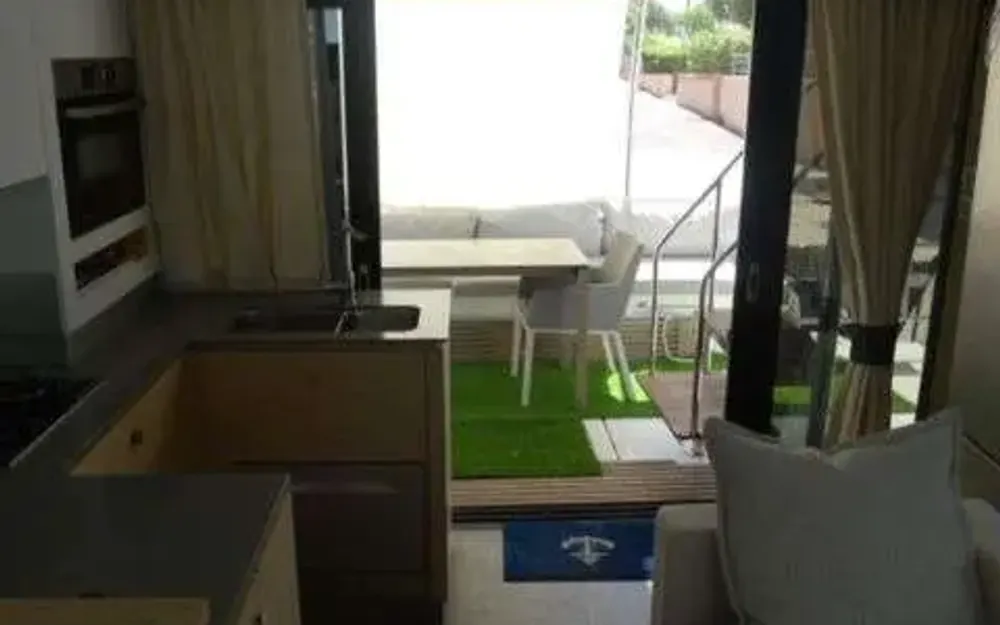 slider 24 Fountaine Pajot My 40