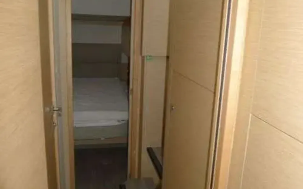 slider 25 Fountaine Pajot My 40