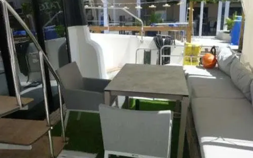 slider 28 Fountaine Pajot My 40