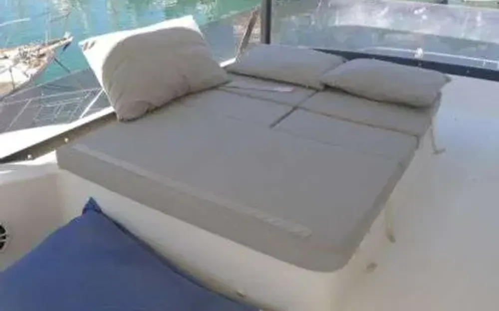 slider 2 Fountaine Pajot My 40