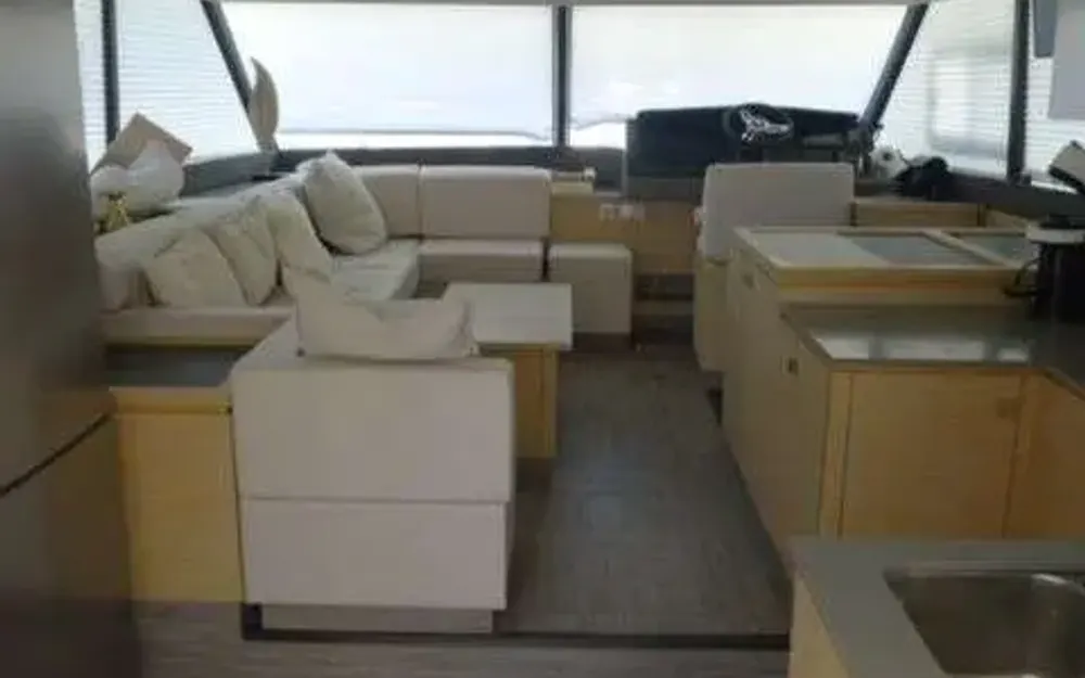 slider 33 Fountaine Pajot My 40